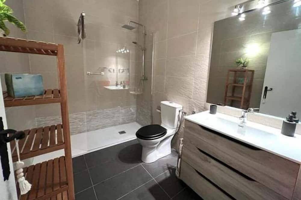 Entire apartment, Apartment 2 Bed Fireplace, Wi-Fi & Pet-Friendly in Err, Parc naturel régional des Pyrénées catalanes