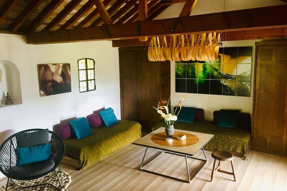 Casa rural en el campo directamente en la costa atlántica cerca de Tarifa (Costa de la Luz) in Tarifa, Parque natural de Los Alcornocales