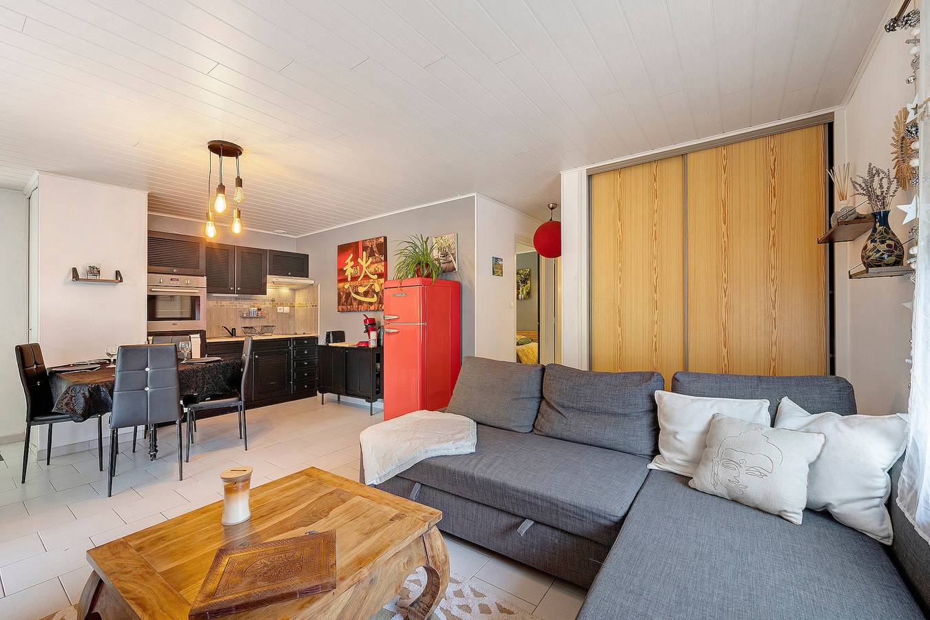 Gîte Douceur de Vivre - Marais: Lake View, Shared Pool & Wi-Fi in Saint-Avaugourd-des-Landes, Vendée