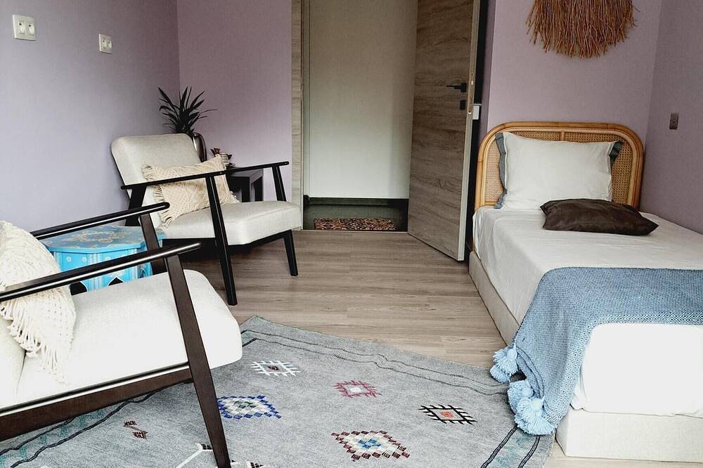 Terre de Douar à 5min de Pairi Daiza, Logement Avec Équipements Pour Enfants ! in Lens (Hinaut), Hainaut