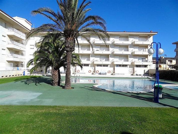 Apartamento entero, Apartamento 'Blaumar B310' con piscina compartida, terraza privada y Wi-Fi in L' Estartit, Estartit