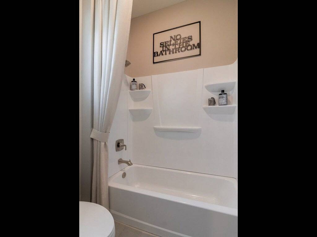 Ensuite Private Entrance  No Cleaning Fees!\nthis is not a Str in Lake Mead Nationales Erholungsgebiet