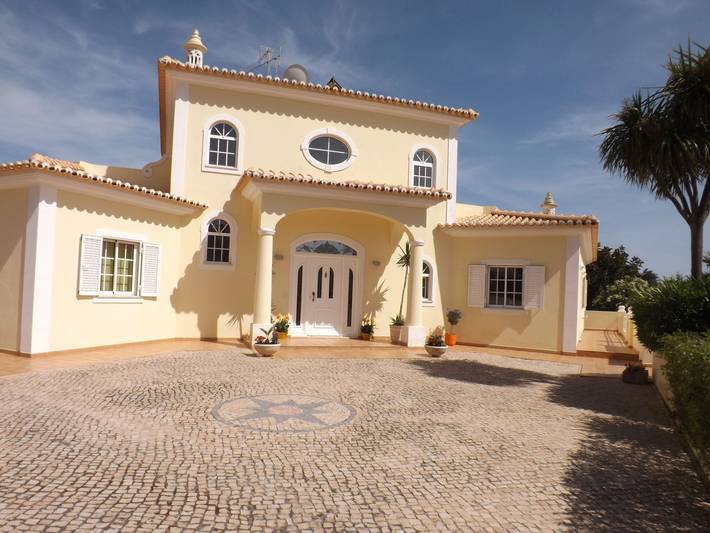 Location de vacances pour 9 personnes, avec jardin ainsi que piscine et terrasse dans Pata De Cima - 3