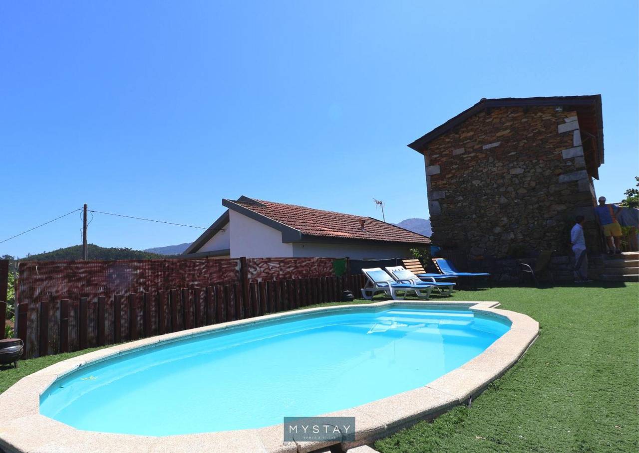 Appartamento intero, Appartamento 'Casa Alto Das Fragas' con Vista Montagna, Wi-Fi e Aria Condizionata in Canedo de Basto, Canedo de Basto e Corgo