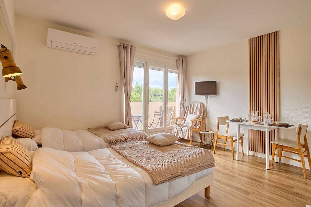 Apartamento entero, Estudio renovado y climatizado con balcón para 2 personas in Cazaubon, Gers
