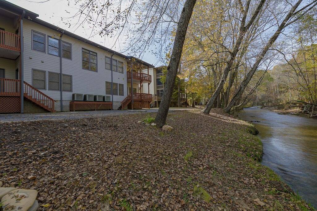 Ganze Wohnung, Alpine River Suites #501 - Riverfront Condo in Helen, Chattahoochee National Forest