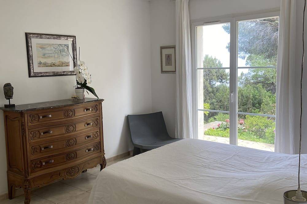 Toda La Villa Con Piscina Y Vista Al Mar Gran Jardin! in Erbalunga, Brando