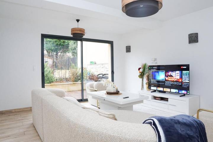 Gîte pour 8 personnes, avec balcon et jardin à Vélizy-Villacoublay