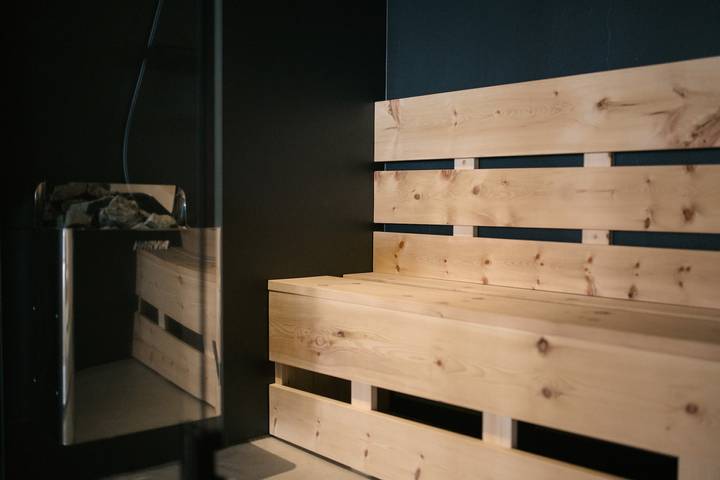 Apartment Hotel "Anders Mountain Suites 1" with Private Sauna, Slope Access & Wi-Fi in Afers, Brixen