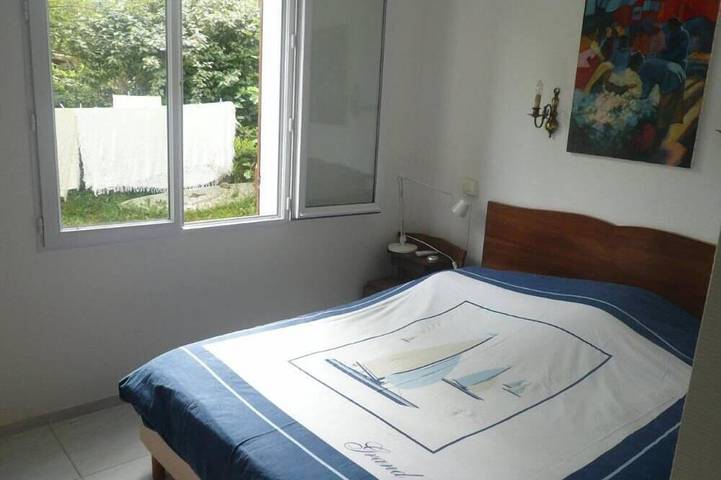 Gîte pour 5 personnes, avec terrasse et jardin dans Plage de Saint-Cyr sur Mer Les Lecques - 4