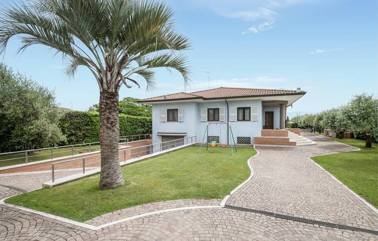 Location de vacances pour 10 personnes, avec terrasse ainsi que piscine et jardin dans Province de Rome - 2