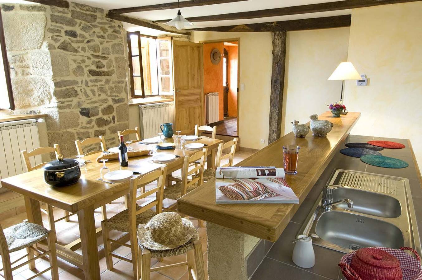 Gîte für 8 Personen mit Terrasse in Les Salces, Mende und Umgebung