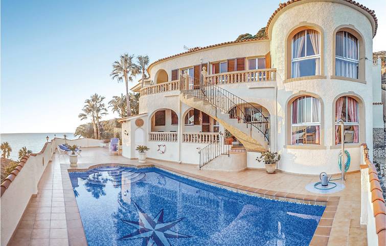 Holiday home for 16 people, with garden and terrace as well as pool, with pets - 1