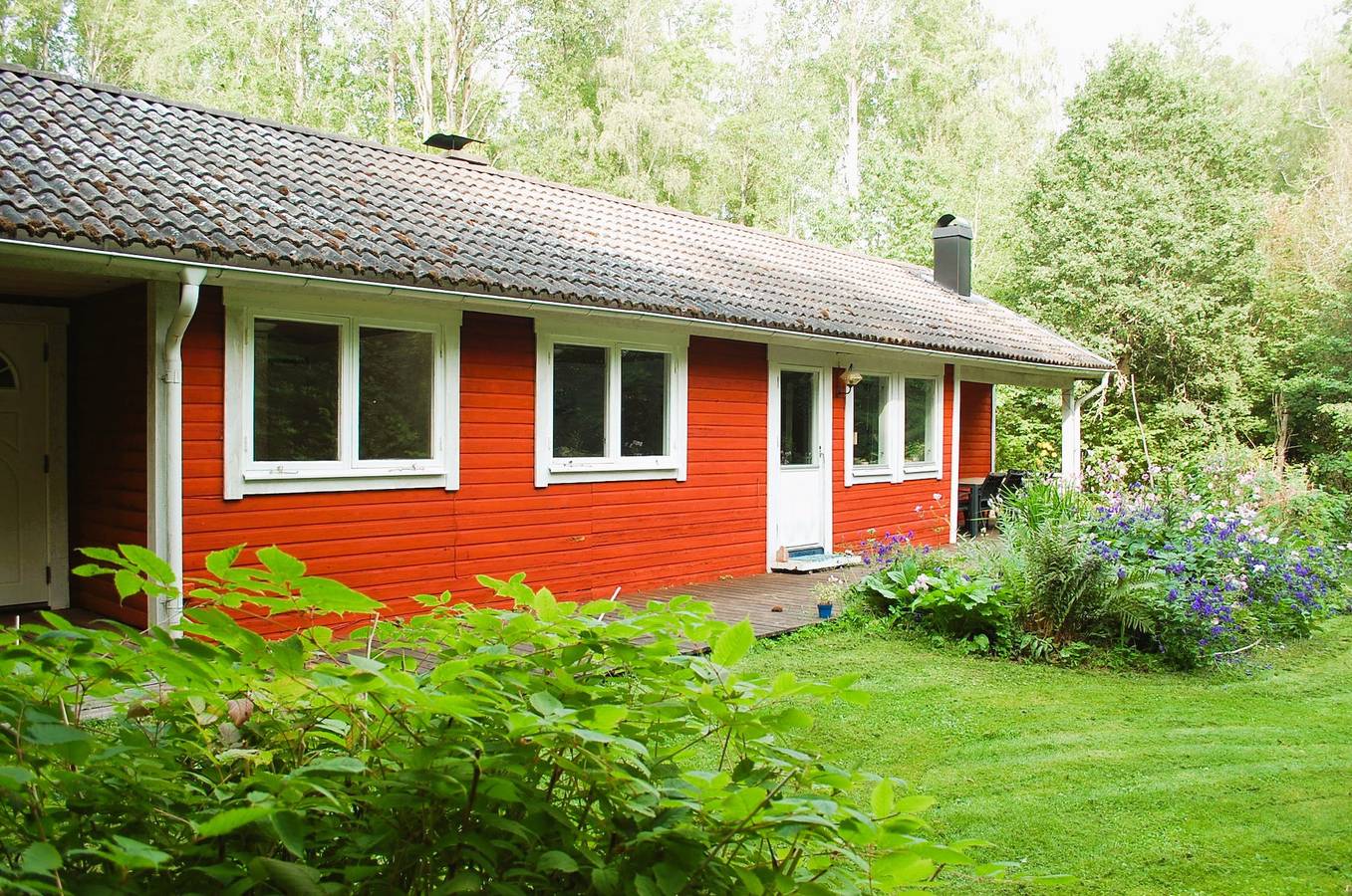 Schönes Ferienhaus auf Seegrundstück mit Boot und Sauna in Ödeshög, Östergötland