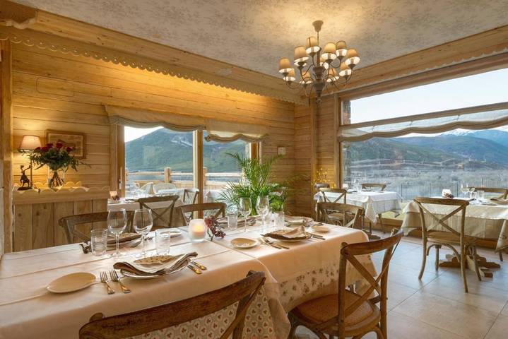 Hôtel pour 2 personnes, avec jardin et jacuzzi ainsi que sauna et piscine à Sabiñánigo - 2