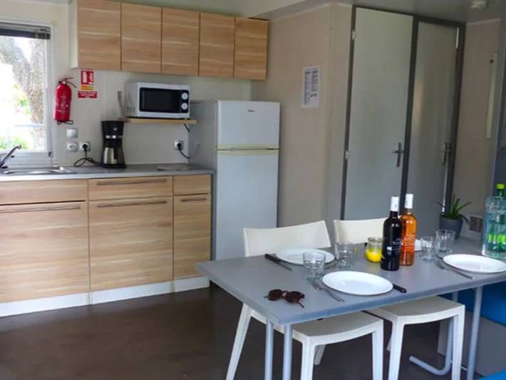 Mobil home pour 6 personnes, avec terrasse et piscine à Lattes - 3