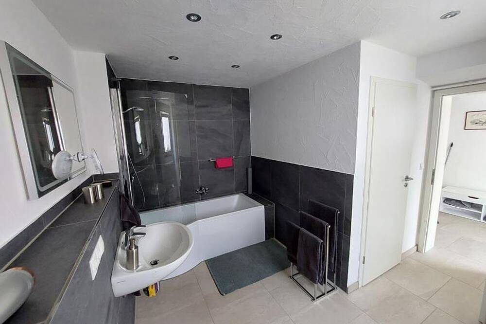 Ganze Wohnung, Appartement/Fewo, Dusche, Wc, neuwertig - Ferienwohnung Südpfalznest in Oberotterbach, Südliche Weinstraße