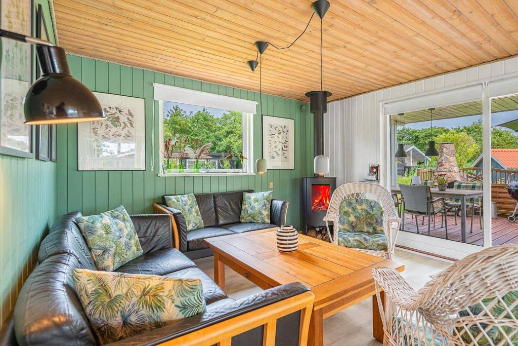Ferienhaus in Bork Havn für 8 Personen & 2 kleine Hunde – mit Sauna, Whirlpool & eingezäuntem Grundstück, nur 600m vom Fjord in Bork Havn, Ringkøbing Fjord
