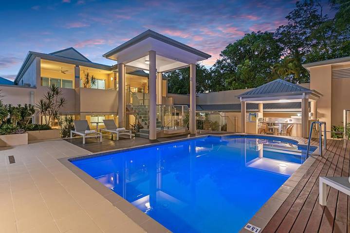 Appart’hôtel pour 4 personnes, avec jardin ainsi que vue et piscine
