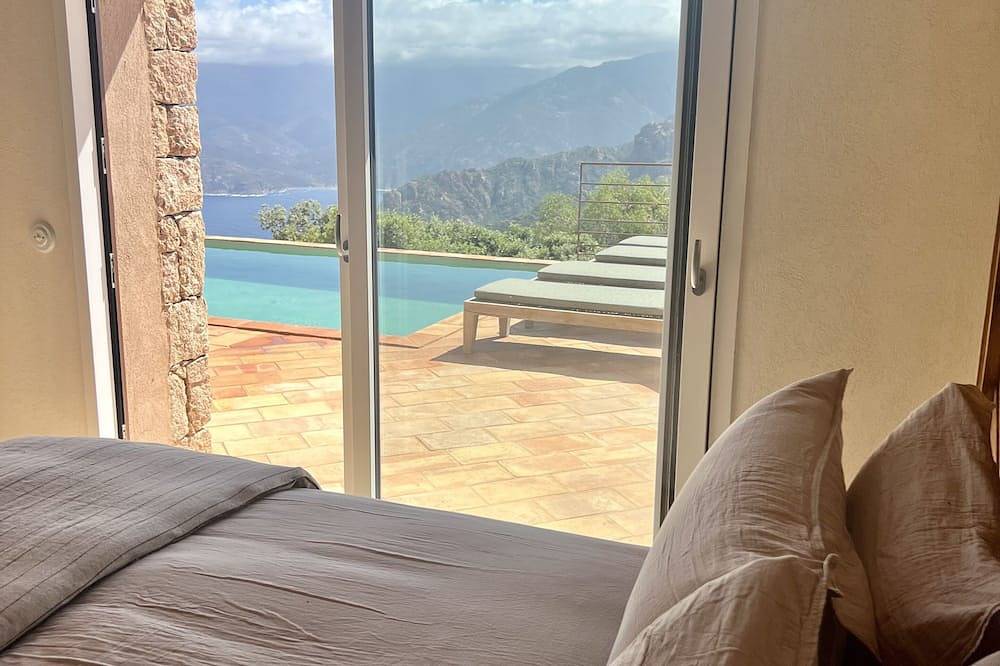 Corsican stone residence “Anna” with sea view and private swimming pool. in Piana, Région d'Ajaccio