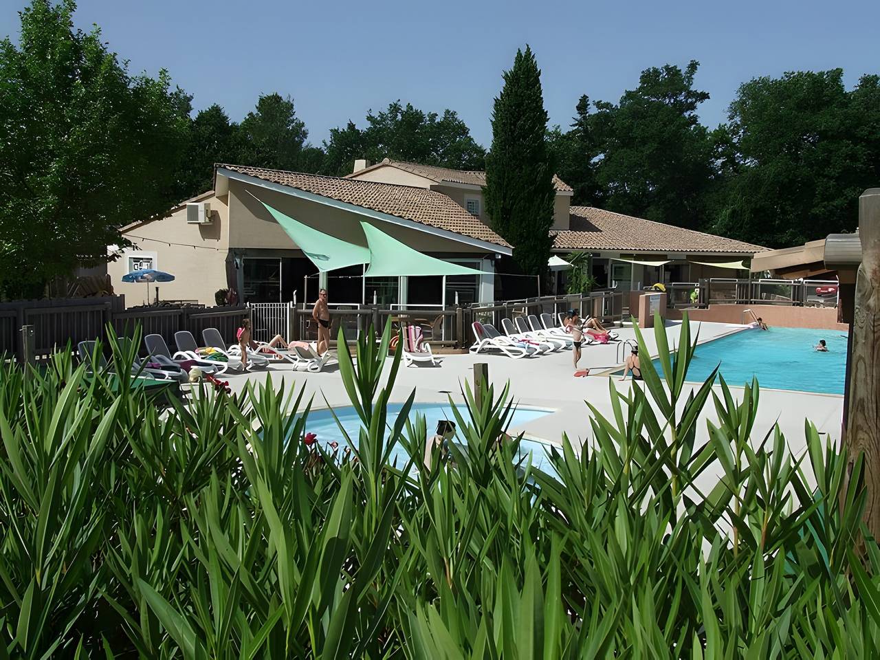 Casa de férias '18 Les Mazets De Gaujac' com piscina partilhada, terraço e ar condicionado in Gaujac, Nimes (Região)