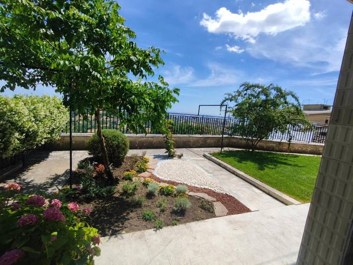 Appartamento per 4 persone, con Balcone e Terrazza nonché Giardino e Panorama a Guardiagrele