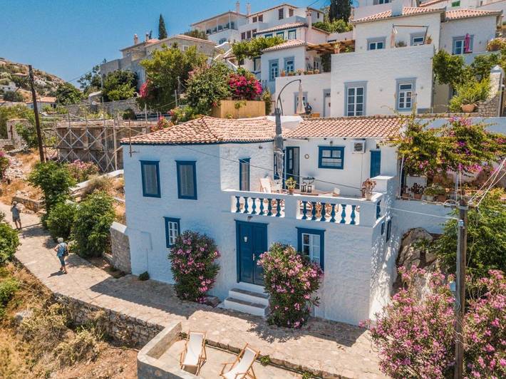 Holiday rental for 6 people, with Balcony and Terrace as well as Garden and View in Hydra