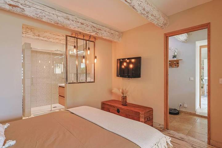 Location de vacances pour 6 personnes, avec jardin et terrasse, animaux acceptés dans Les Paluds de Noves - 3