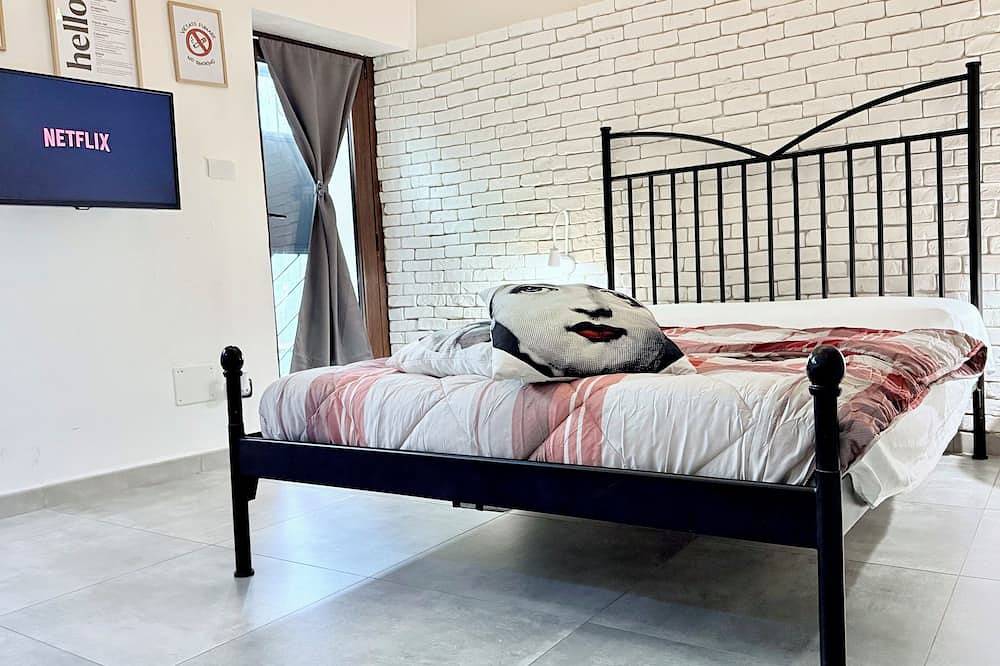 Entire apartment, Medieval Charm in the Heart of Pinerolo in Pinerolo, Turin Province