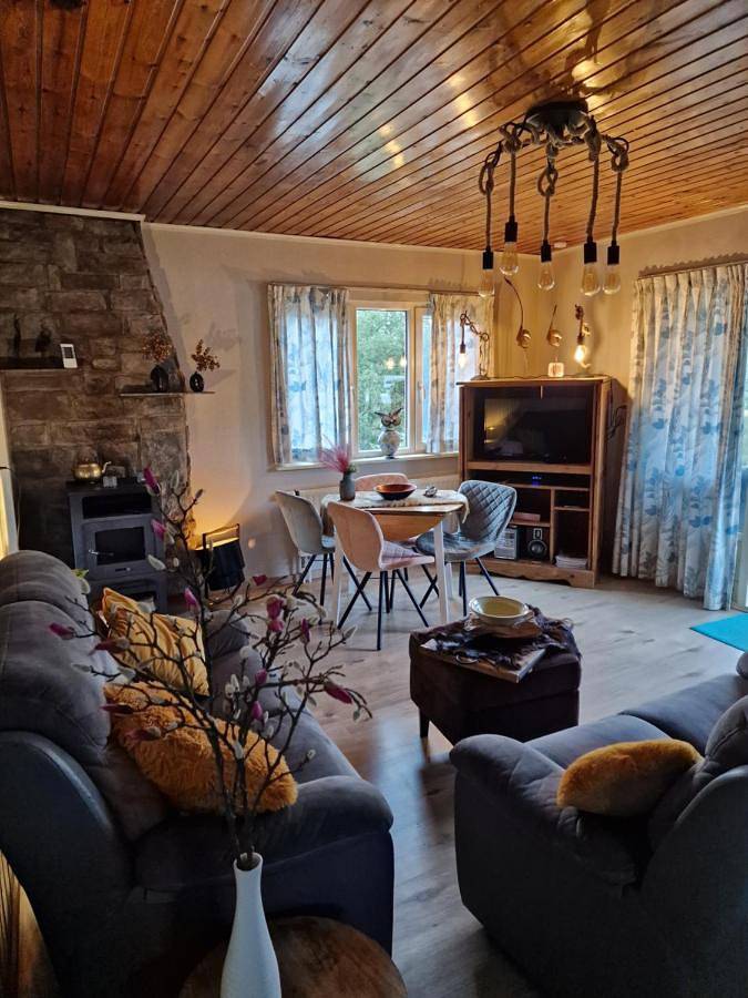 Location de vacances pour 4 personnes, avec jardin et vue dans Bomal - 3