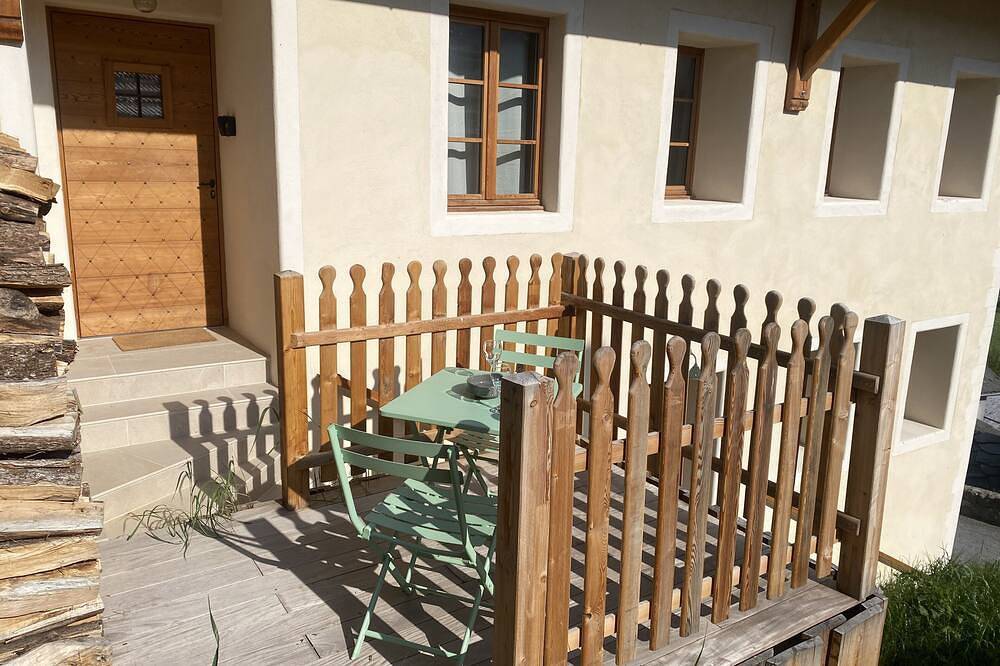 Entire apartment, Bobinette - Apartment 2 in Saint-Véran, Queyras