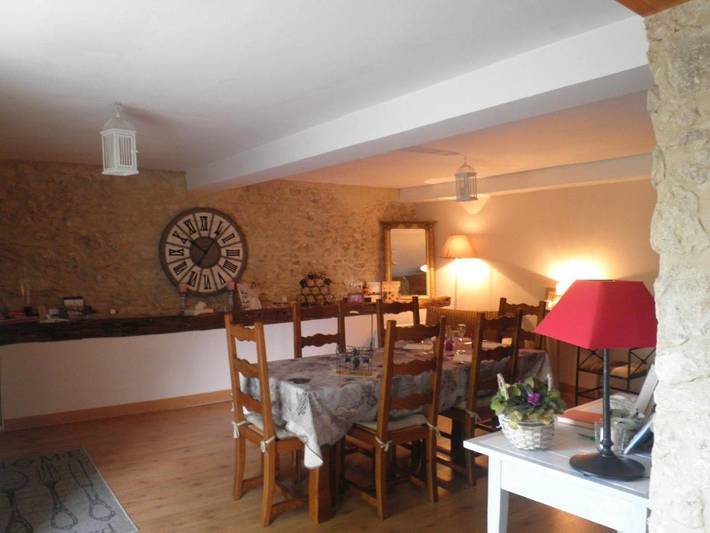 Location de vacances pour 3 personnes, avec jardin ainsi que piscine et terrasse à Cadalen - 3