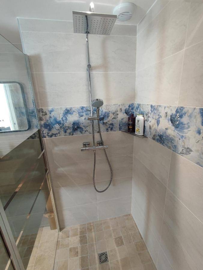 Appartement entier, Apartment with Terrace in Château-Gontier-sur-Mayenne, Mayenne