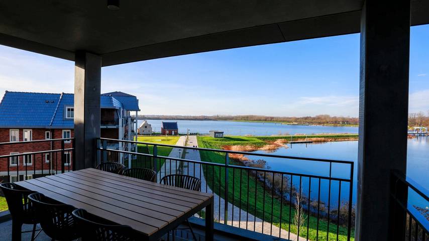 Loft voor 4 personen, with Balkon and Whirlpool as well as Terras and Kinderzwembad in Limburg