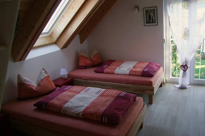 Ferienwohnung für 4 Personen, mit Balkon in Weinheim