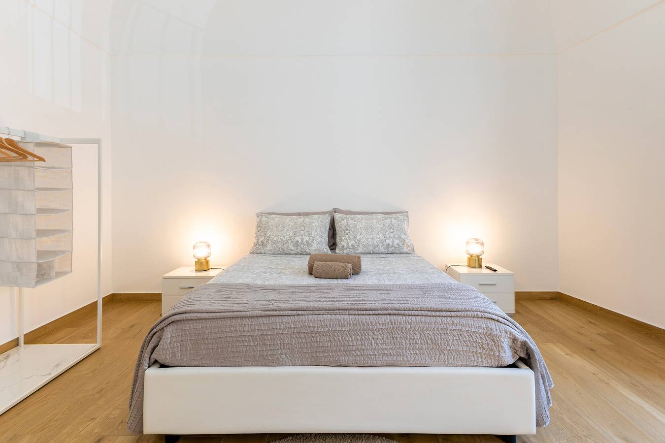 Appartement entier, Appartement 'Vico21 au Centre de Modica' avec Balcon, Wi-Fi et Climatisation in Modica (town), Modica