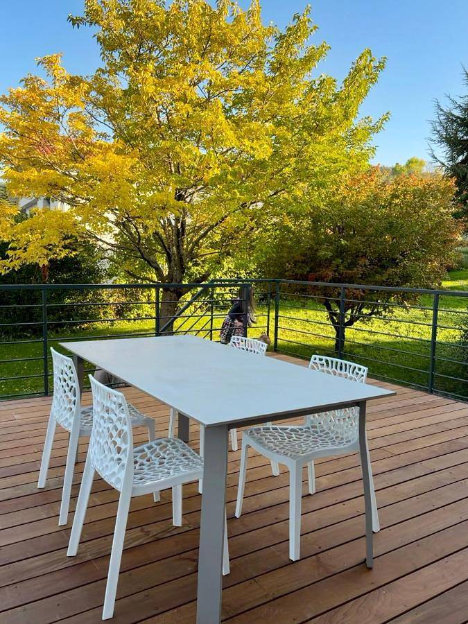 Location de vacances pour 6 personnes, avec jardin et vue à Romagnat