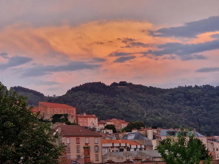 Alojamiento y desayuno para 2 personas, con vistas y jardín además de terraza y piscina - 1