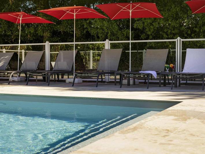 Hôtel pour 2 personnes, avec Terrasse ainsi que Jardin et Piscine à Dardilly