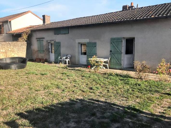 Location de vacances pour 3 personnes, avec jardin et terrasse, animaux acceptés à Mouterre-Silly