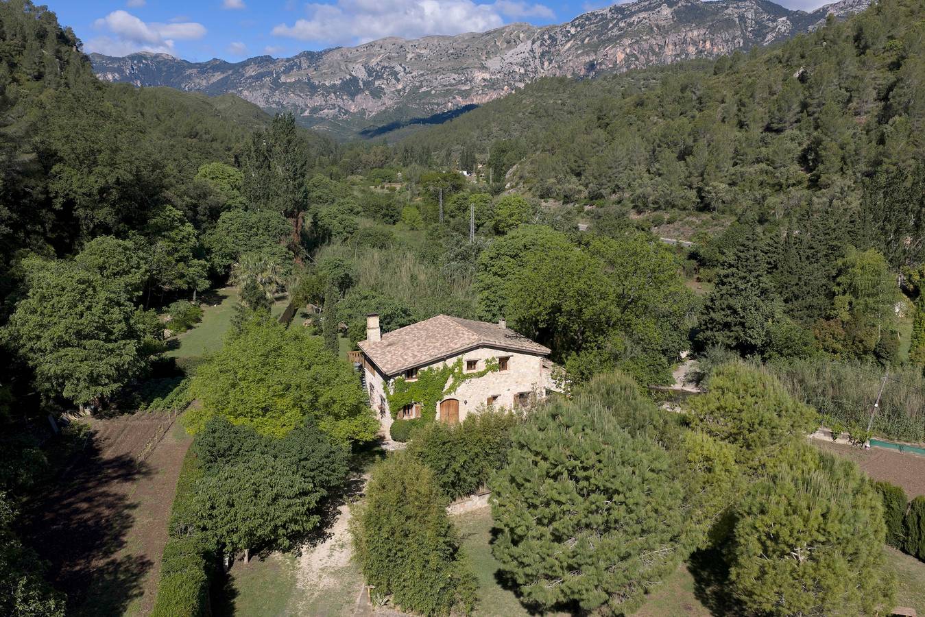 Rural House 'Mas De Penyaflor': Disconnect and Enjoy Nature in the Ports Natural Park in Alfara de Carles, Massis dels Ports