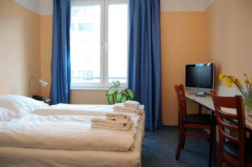 Hostel für 3 Personen, mit Garten und Terrasse in Friedrichshain Berlin