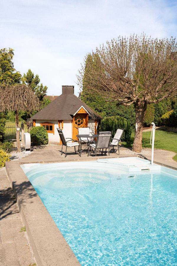 Villa für 9 Personen, mit Balkon und Terrasse sowie Garten und Pool in der Fränkische Schweiz - 4