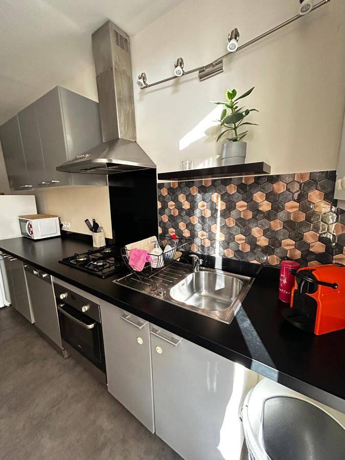 Gîte pour 2 personnes, avec terrasse ainsi que vue et jardin à Cézac - 2