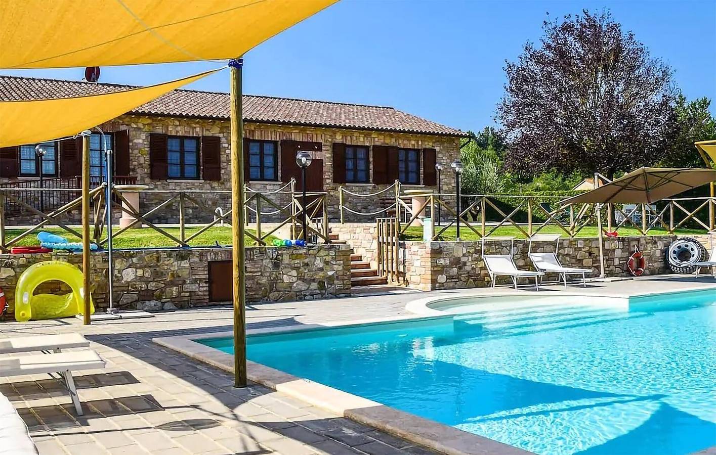 Oasi sul fiume con piscina e giardino, WiFi e parcheggio in Todi, Perugia e dintorni