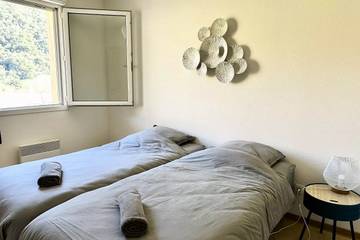 Gîte pour 5 personnes, avec piscine et balcon à Avène