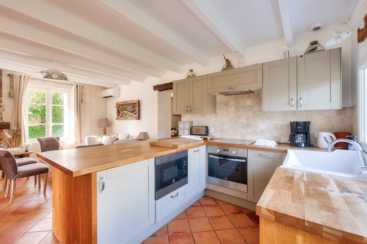 Location de vacances pour 10 personnes, avec terrasse et jardin à Ars-en-Ré - 4