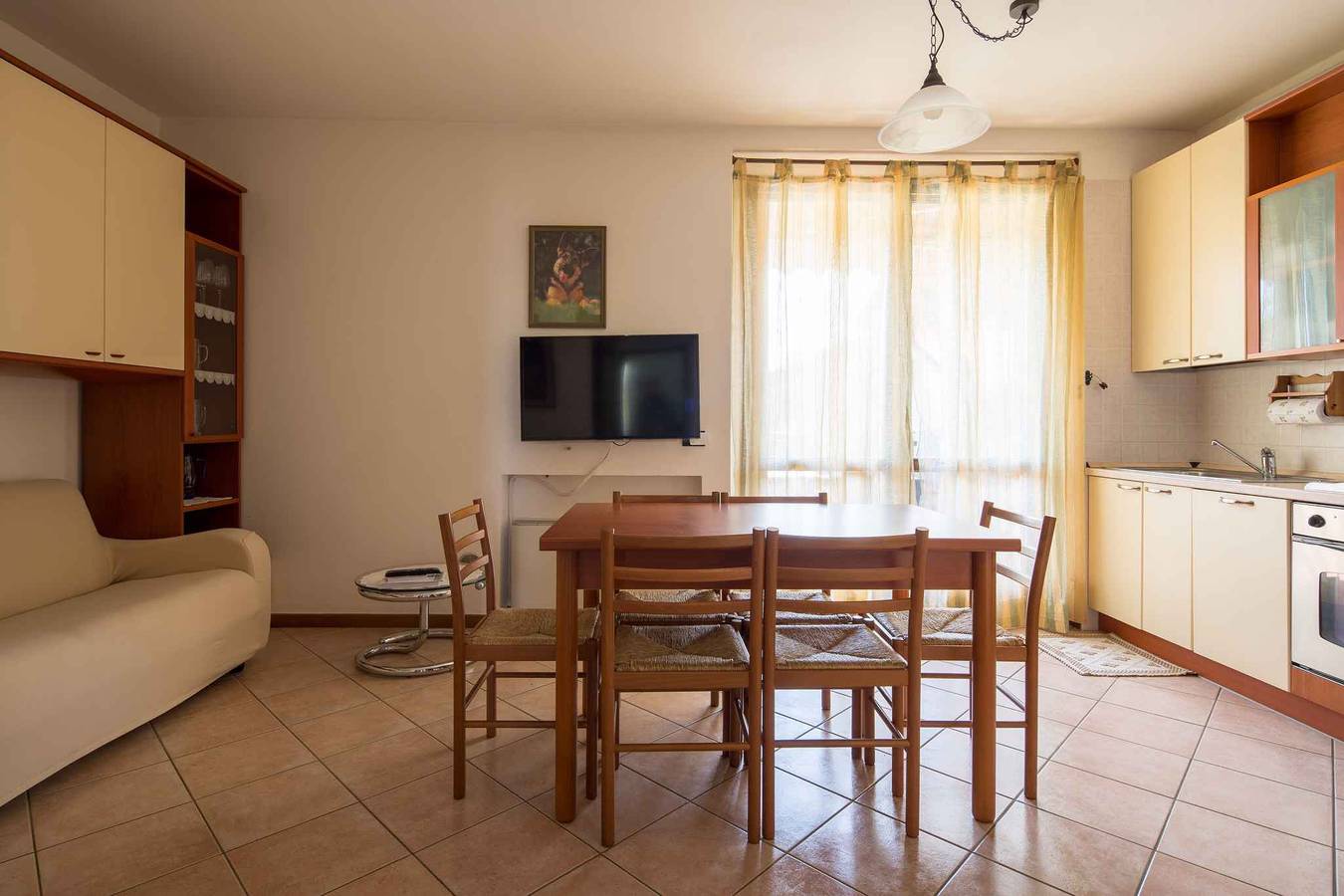 Appartamento intero, Appartamento vicino al centro con piscina, aria condizionata, parcheggio in Lazise, Prealpi Gardesane