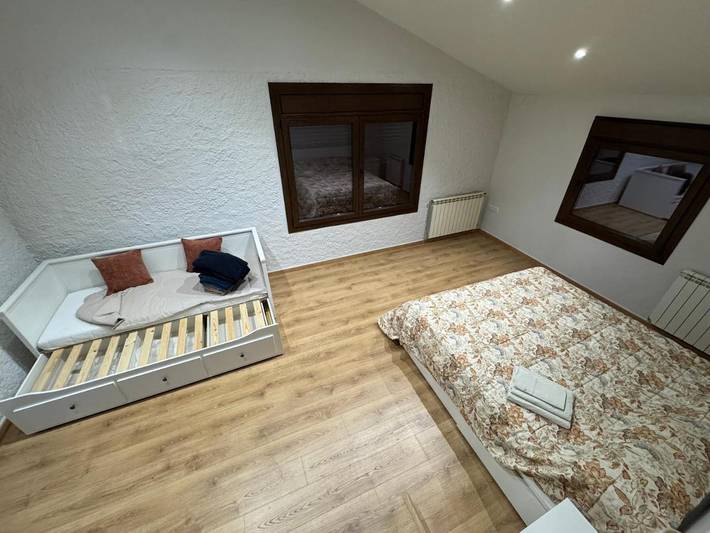 Casa rural para 20 personas, con Terraza además de Jardín y Vistas en Roda de Ter - 4