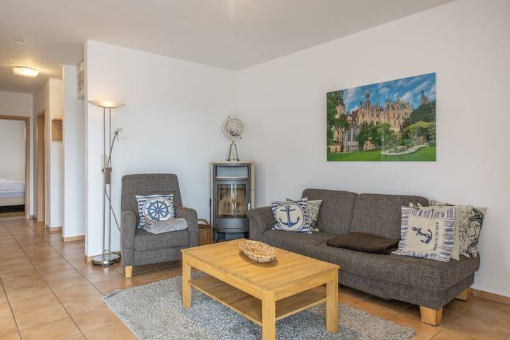 Ferienwohnung für 5 Personen, mit Balkon und Garten sowie Seeblick in Göhren-Lebbin - 2